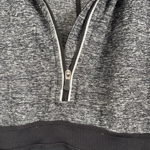 Lululemon Women's Size 6 Gray/Black 1/4 Zip Full Tilt Pullover - Picture 2 of 4